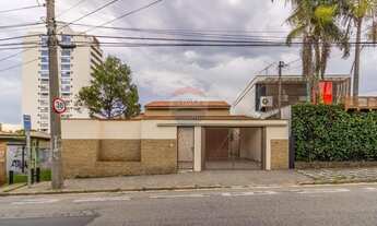 Imagem 1: Casa à venda na Vila Independência/Mangal em Sorocaba-SP com 4 dormitórios, 2 banheiros e