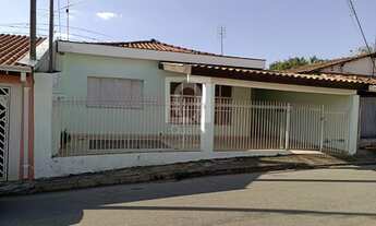 Imagem: Casa térrea no Largo do Divino, Sorocaba