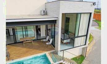 Imagem: Casa de alto padrão à venda em condomínio