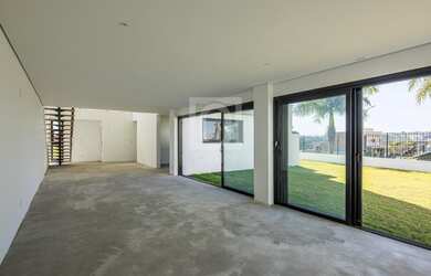 Imagem: Casa Sobrado no Condomínio Alphaville Nova