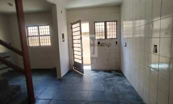 Imagem 2: Casa à venda no Jardim Simus com 3 dormitórios e 1 Suite