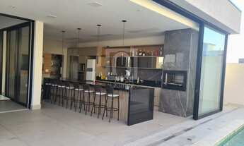 Imagem: Casa alto padrão com 3 suítes e 4 vagas