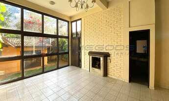 Imagem 2: Casa Rústica 460m² no Condomínio San Conrado em Sousas - 3 suítes, quintal amplo em meio à