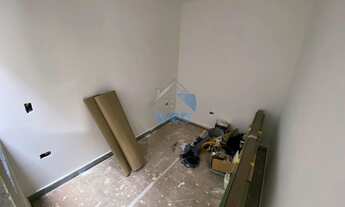 Imagem 5: Casa à venda no Bairro Tatuquara, próximo à Rua Enette Dubard, com três quartos. sala ampl