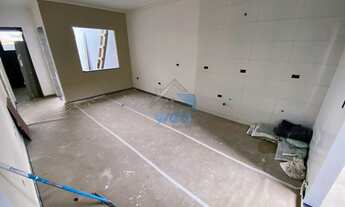 Imagem 3: Casa à venda no Bairro Tatuquara, próximo à Rua Enette Dubard, com três quartos. sala ampl