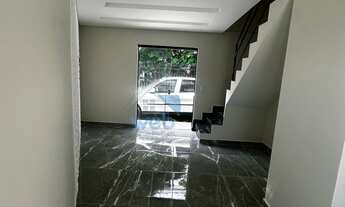 Imagem 3: Sobrados de esquina com dois quartos à venda no Bairro Tatuquara, localizados próximos ao