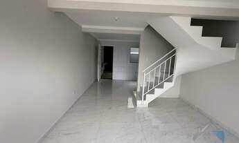 Imagem 3: Sobrados com dois quartos à venda no Bairro Tatuquara, localizados próximos ao terminal e