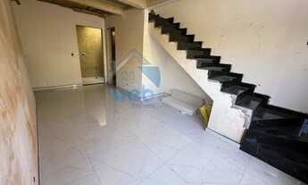 Imagem 6: Excelentes sobrados em condomínio fechado à venda no Bairro CIC, com três quartos, suite