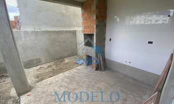 Imagem 7: Sobrados em fase inicial de construção à venda na região do Vitória Régia, com três quarto