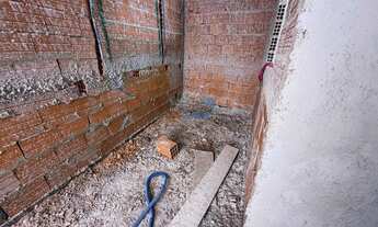 Imagem 6: Sobrados em construção, à venda no Bairro CIC, com três quartos, suite, sala, cozinha, lav