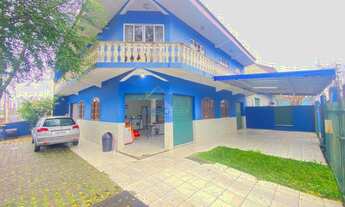 Imagem 4: Sobrado de esquina no Fazendinha, 3 quartos, suite, sala ampla, localização privilegiada!!