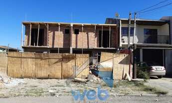 Imagem 2: Excelente sobrado de 3 quartos (sendo 1 suite), sala, cozinha, banheiro, quintal e jardim