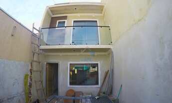 Imagem: Lindo sobrado à venda com 3 quartos, localizado