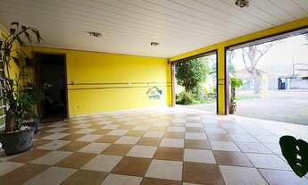 Imagem 6: Sobrado a venda no bairro Cajuru, com 04 quartos sendo uma suíte no térreo, 02 vagas de ga