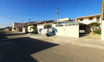 Imagem 2: Sobrado à venda no bairro Uberaba, com 02 quartos, 3 vagas de garagem e amplo terreno na f