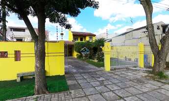 Imagem 2: Sobrado a venda no bairro Cajuru, com 04 quartos sendo uma suíte no térreo, 02 vagas de ga