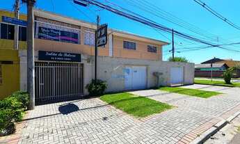 Imagem 2: Sobrado de esquina à venda no bairro Cajuru, com 03 quartos, contendo uma sala comercial n