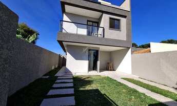 Imagem: Sobrado com terraço e 3 quartos à venda