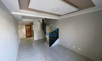 Imagem 2: Sobrados em fase de acabamento à venda na região do Vitória Régia, com dois quartos, sala