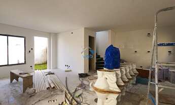 Imagem 5: Sobrado a venda no tarumã, com 03 dormitórios sendo uma suíte com sacada e closet, terraço