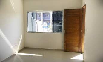 Imagem 6: Sobrado com 03 dormitórios, sendo dois com acesso a sacada, sala, cozinha, e dois banheiro