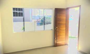 Imagem 7: Sobrado com 03 dormitórios, sendo dois com acesso a sacada, sala, cozinha, e dois banheiro