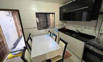 Imagem 6: Sobrado semi-mobiliado à venda na região do Vitória Régia, no Bairro CIC, em excelente loc