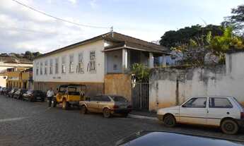 Imagem: Hotel no centro da cidade de Aiuruoca MG