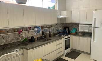 Imagem 2: Casa com 3 pavimentos, 3 quartos, 1 suíte, vaga para 2 carros na garagem coberta a 800 m d