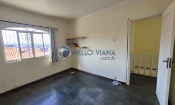 Imagem 7: Casa duplex com 190m², localizada no centro da cidade, com 3 quartos (sendo 1 suíte), vara