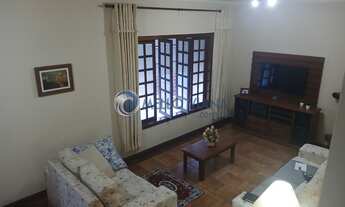 Imagem: Casa à venda em São Lourenço-MG, bairro