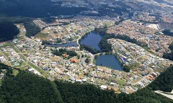 Imagem 2: Imponente residência de alto padrão no Condomínio Swiss Park SBC, com 5 suítes e 680m² de