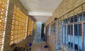 Imagem 2: Imperdível casa à venda em Ribeirão Pires-SP, bairro Aliança: 4 quartos, 4 banheiros, 3 va