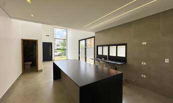 Imagem 4: Oportunidade de compra: Casa em condomínio de alto padrão com 3 quartos e 4 vagas de garag