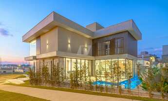 Imagem 3: Casa de luxo em condomínio: 3 quartos, 3 suítes, 3 salas, 5 banheiros, 4 vagas - 324,48 m²