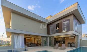 Imagem 4: Casa de luxo em condomínio: 3 quartos, 3 suítes, 3 salas, 5 banheiros, 4 vagas - 324,48 m²