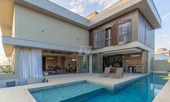 Imagem 5: Casa de luxo em condomínio: 3 quartos, 3 suítes, 3 salas, 5 banheiros, 4 vagas - 324,48 m²