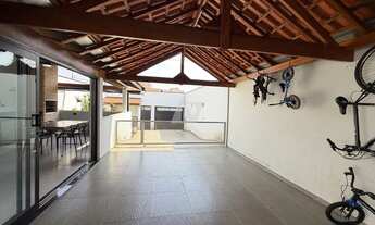 Imagem 5: Casa à venda em Piracicaba-SP, no bairro Jupiá. 2 quartos, 1 suíte, 3 banheiros, 4 vagas d