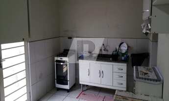 Imagem 5: CASA À VENDA NA VILA REZENDE, sendo 3 casas geminadas no mesmo terreno