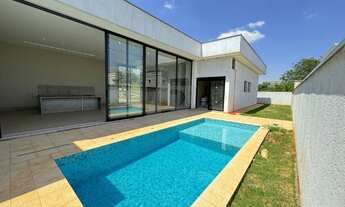 Imagem: Casa em Condomínio de Luxo com 3 Quartos