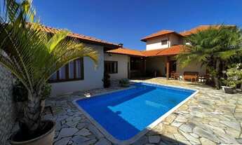 Imagem: Imperdível Casa em Condomínio à Venda