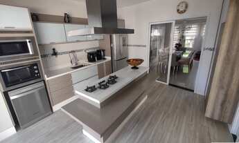 Imagem 5: CASA ALTO PADRÃO, EM CONDOMÍNIO FECHADO, COM 05 DORMITÓRIOS, SENDO 3 SUITES, PISCINA, SAUN