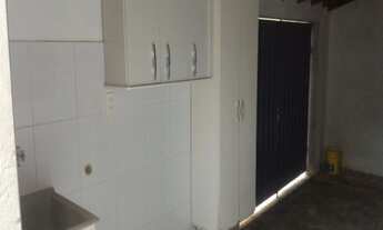 Imagem 3: 4 dormitórios, 2 banheiro, 2 vagas na garagem