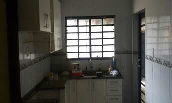 Imagem 7: 4 dormitórios, 2 banheiro, 2 vagas na garagem