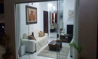 Imagem: 3 dormitórios, 1 suítes, 2 banheiro