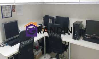 Imagem 4: 3 dormitórios, 1 suítes, 1 banheiros, 180M² de Área Construída