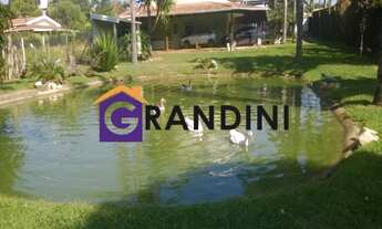 Imagem 2: 3 dormitórios, 3 suíte, 2 banheiro, 4 vagas na garagem, 2500M² de Área Construída