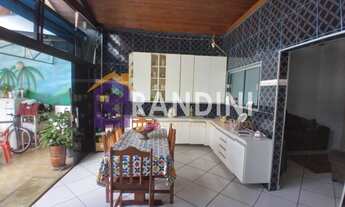 Imagem 2: 3 dormitórios, 4 banheiro, 3 vagas na garagem