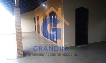 Imagem: 4 dormitórios, 2 banheiro, 2 vagas na garagem