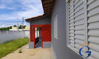 Imagem 2: 3 dormitórios, 1 banheiros, 1 vaga na garagem, 200M² de Área Construída